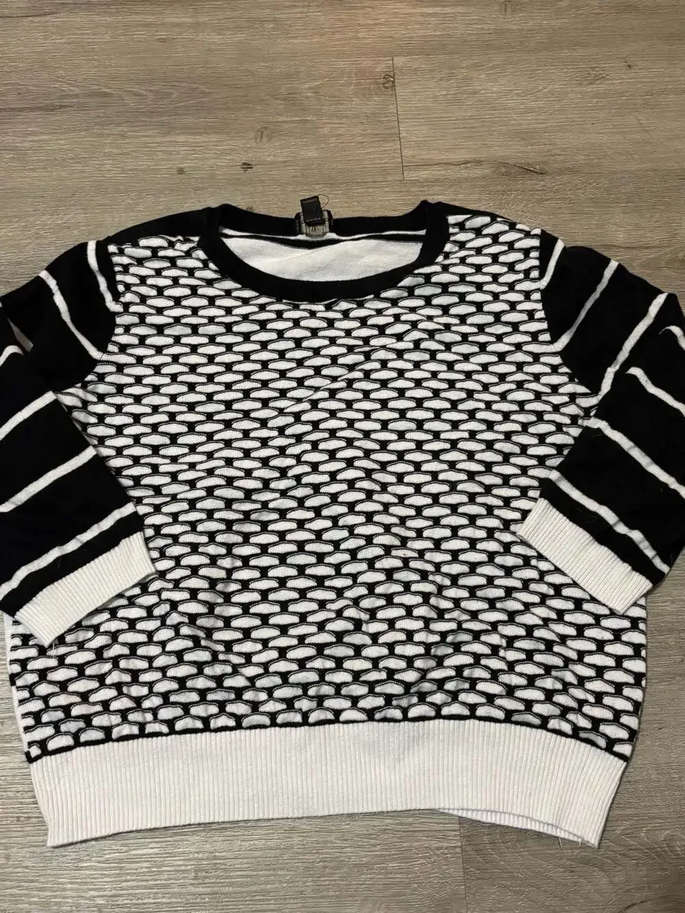 Worthington Black and White sweater